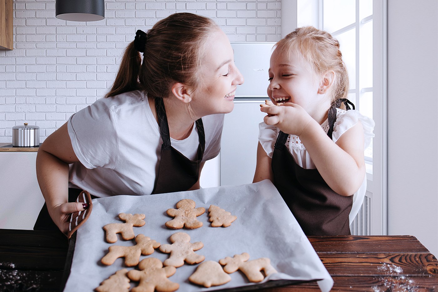 Family is Cooking Gingerbread cookies