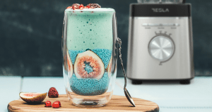 Blue spirulina smoothie