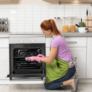 3 TRICKS TO CLEANING THE OVEN