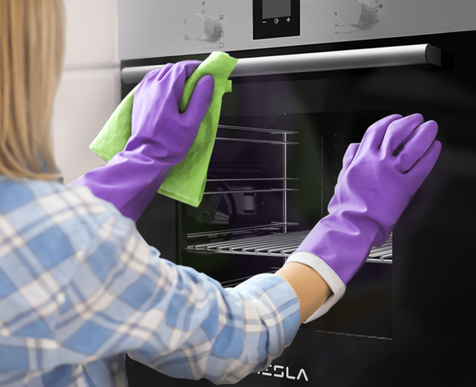 3 TRICKS TO CLEANING THE OVEN